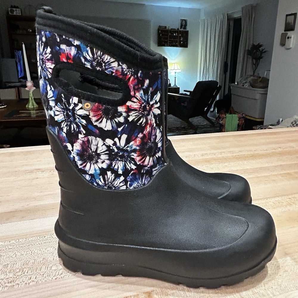 Bogs Neo-Classic Real Flowers Winter Boots, Slip-Resistant, Girl's Youth Size 6